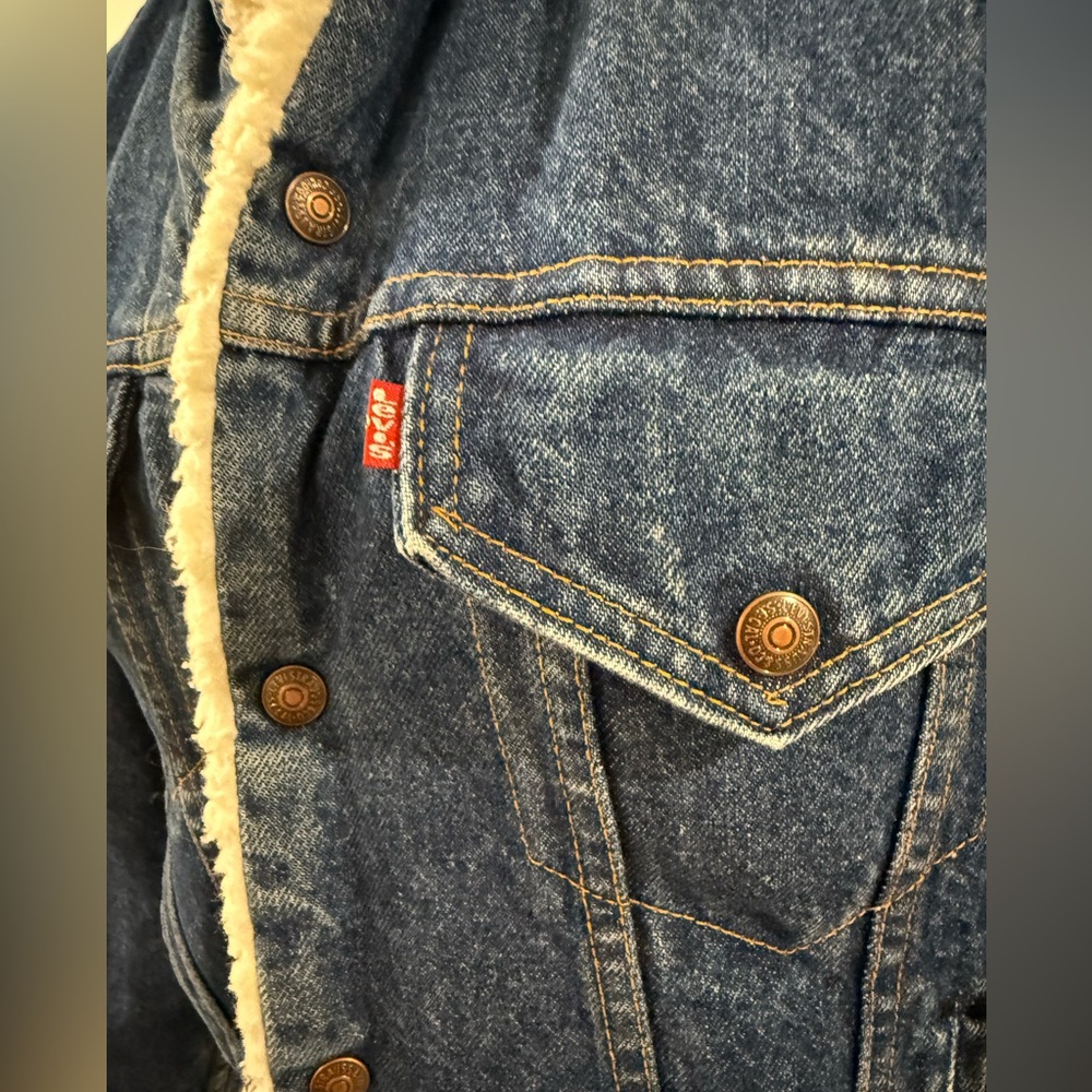 Vintage Levi's Sherpa lined jean jacket - Picture 2 of 14